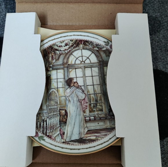 Trisha Romance ' Nursery Rhymes' Collector's Plate - Picture 4 of 7